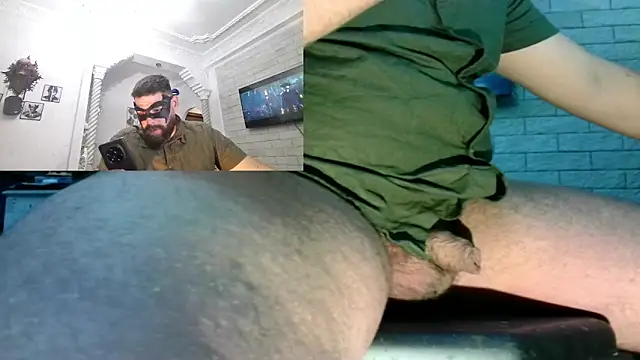 Snapshot of frontmaskmen chatting on 06/01/26, 11:15 frontmaskmen online show from 06/01/26, 11:15