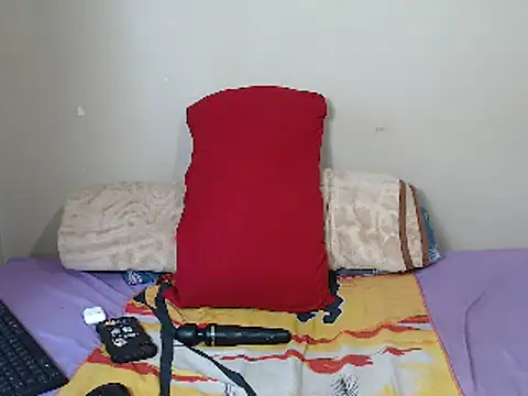 Snapshot of _SweetLips_ chatting on 04/25/26, 01:36 SweetLips online show from 04/25/26, 01:36