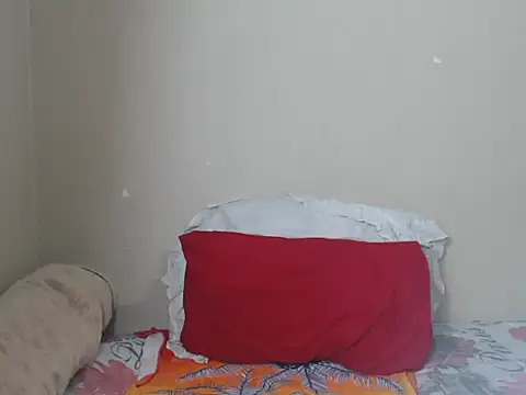 Snapshot of _SweetLips_ chatting on 10/05/25, 08:21 SweetLips online show from 10/05/25, 08:21