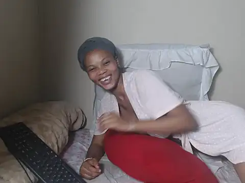 Snapshot of _SweetLips_ chatting on 10/30/25, 10:28 SweetLips online show from 10/30/25, 10:28