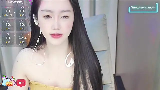 LINLIN-2025 online show from 12/15/25, 02:23