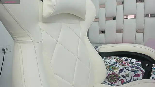 Snapshot of Katalina_red chatting on 09/18/25, 07:39 Katalina red online show from 09/18/25, 07:39