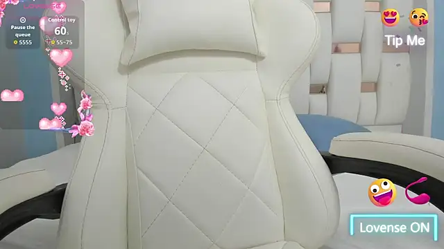 Snapshot of Katalina_red chatting on 09/10/25, 07:35 Katalina red online show from 09/10/25, 07:35