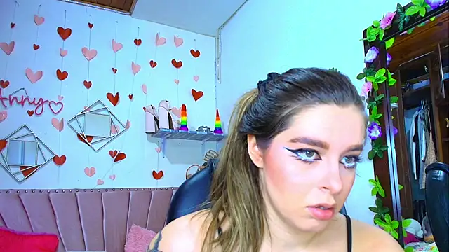 Anny Hurtado online show from 10/09/25, 08:26