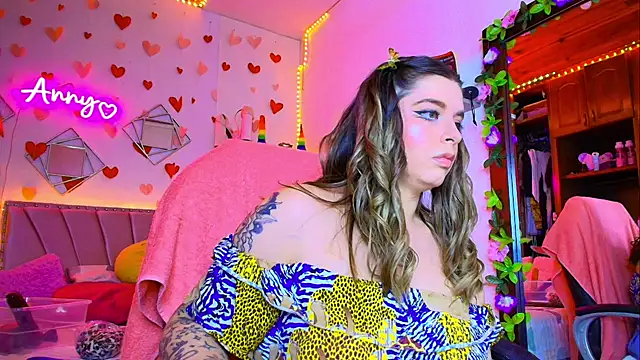 Anny Hurtado online show from 09/23/25, 07:59