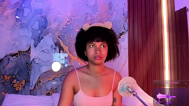 Lolalewis777 online show from 10/25/25, 02:28