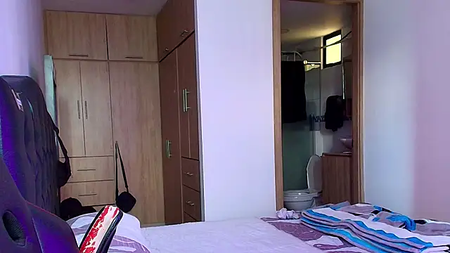 Snapshot of DaveSoldier chatting on 02/19/26, 04:37 DaveSoldier online show from 02/19/26, 04:37