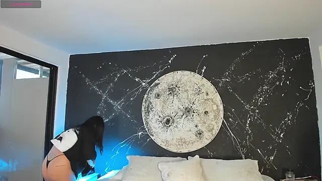 ShaniaDaniels online show from 11/17/25, 10:25