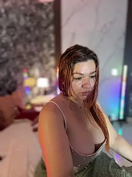 Snapshot of Bigass_curvy chatting on 11/02/25, 08:25 Bigass curvy online show from 11/02/25, 08:25