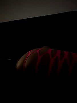 Snapshot of gimmekisskim chatting on 10/31/25, 05:37 gimmekisskim online show from 10/31/25, 05:37