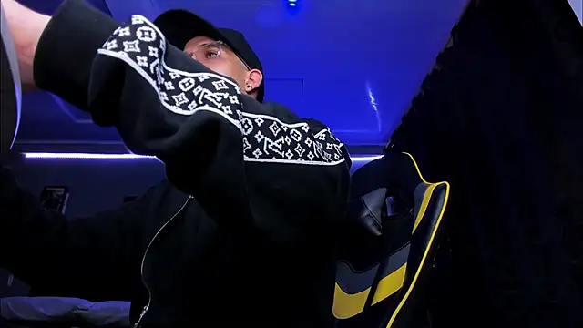 Snapshot of alexgiraldo__ chatting on 11/03/25, 11:25 alexgiraldo online show from 11/03/25, 11:25