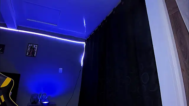 Snapshot of alexgiraldo__ chatting on 11/07/25, 12:15 alexgiraldo online show from 11/07/25, 12:15