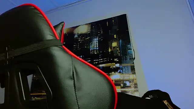 Snapshot of alexgiraldo__ chatting on 03/19/26, 01:00 alexgiraldo online show from 03/19/26, 01:00