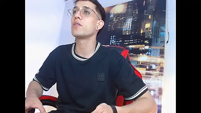 Snapshot of alexgiraldo__ chatting on 03/14/26, 05:19 alexgiraldo online show from 03/14/26, 05:19