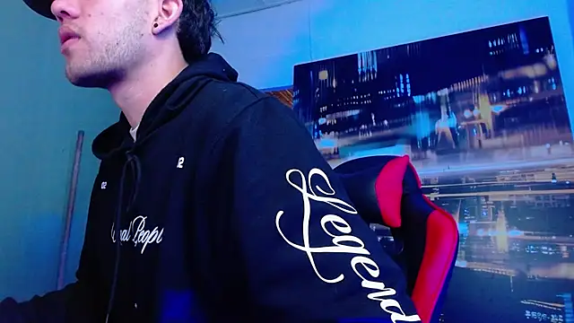 Snapshot of alexgiraldo__ chatting on 04/14/26, 10:09 alexgiraldo online show from 04/14/26, 10:09