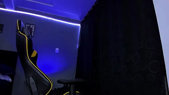 Snapshot of alexgiraldo__ chatting on 09/14/25, 10:26 alexgiraldo online show from 09/14/25, 10:26