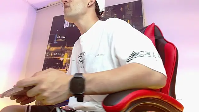 Snapshot of alexgiraldo__ chatting on 03/17/26, 12:57 alexgiraldo online show from 03/17/26, 12:57