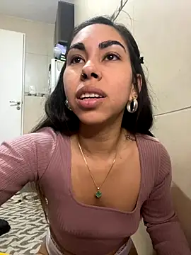 Snapshot of jessens144 chatting on 10/11/25, 03:18 jessens144 online show from 10/11/25, 03:18