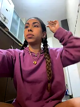 Snapshot of jessens144 chatting on 10/19/25, 04:04 jessens144 online show from 10/19/25, 04:04