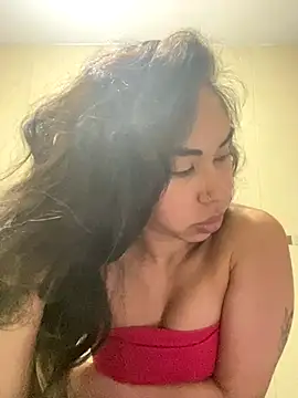 Snapshot of jessens144 chatting on 12/14/25, 04:18 jessens144 online show from 12/14/25, 04:18