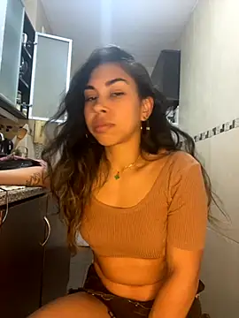 Snapshot of jessens144 chatting on 11/11/25, 03:45 jessens144 online show from 11/11/25, 03:45