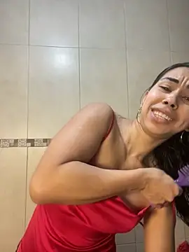 Snapshot of jessens144 chatting on 12/01/25, 04:13 jessens144 online show from 12/01/25, 04:13