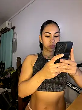 Snapshot of jessens144 chatting on 11/28/25, 04:45 jessens144 online show from 11/28/25, 04:45