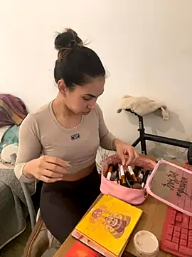 Snapshot of jessens144 chatting on 09/09/25, 03:21 jessens144 online show from 09/09/25, 03:21