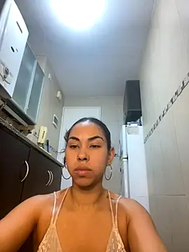 Snapshot of jessens144 chatting on 11/25/25, 04:02 jessens144 online show from 11/25/25, 04:02