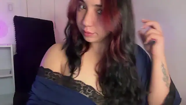 nina lovez online show from 10/23/25, 01:48