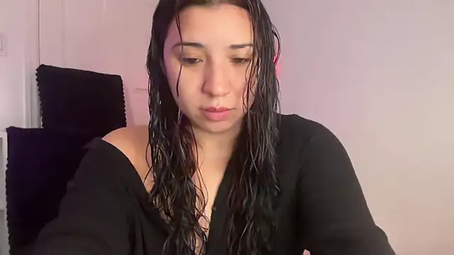 nina lovez online show from 10/29/25, 02:16