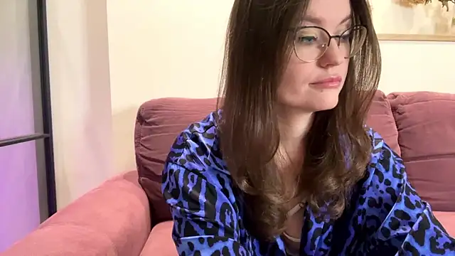 Snapshot of mia_shine_bright_wow chatting on 10/03/25, 05:31 mia shine bright wow online show from 10/03/25, 05:31