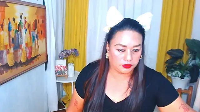 Snapshot of EmmaKantutera chatting on 12/20/25, 11:24 EmmaKantutera online show from 12/20/25, 11:24