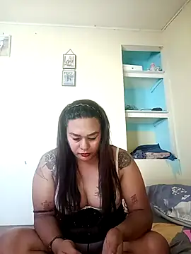 Snapshot of EmmaKantutera chatting on 11/02/25, 05:23 EmmaKantutera online show from 11/02/25, 05:23