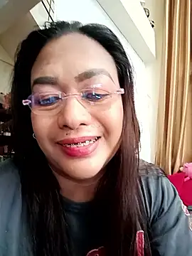 Snapshot of EmmaKantutera chatting on 01/13/26, 02:37 EmmaKantutera online show from 01/13/26, 02:37