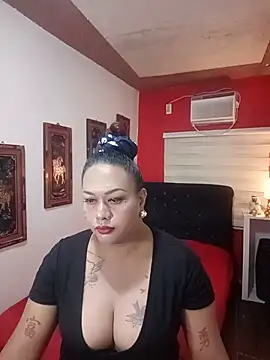 Snapshot of EmmaKantutera chatting on 07/31/26, 12:04 EmmaKantutera online show from 07/31/26, 12:04
