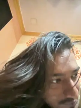 Snapshot of seenu2101 chatting on 11/13/25, 10:19 seenu2101 online show from 11/13/25, 10:19