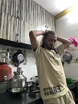 Snapshot of seenu2101 chatting on 02/25/26, 01:39 seenu2101 online show from 02/25/26, 01:39