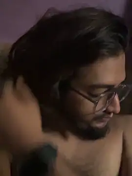 Snapshot of seenu2101 chatting on 10/29/25, 04:22 seenu2101 online show from 10/29/25, 04:22