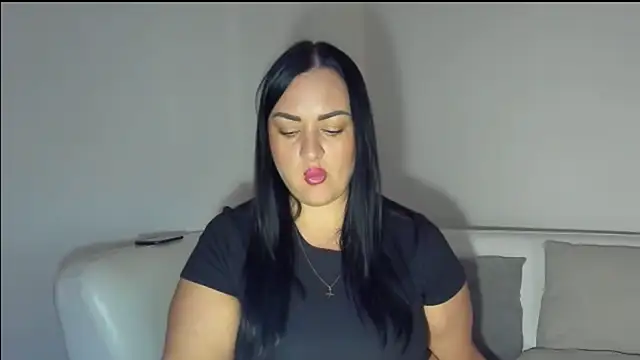 Snapshot of AliTemptress chatting on 10/15/25, 05:43 AliTemptress online show from 10/15/25, 05:43