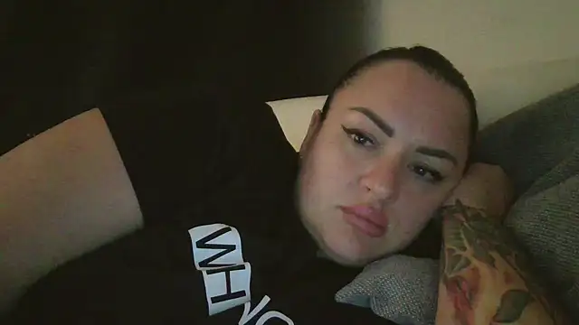 Snapshot of AliTemptress chatting on 10/05/25, 03:41 AliTemptress online show from 10/05/25, 03:41