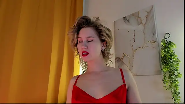 Snapshot of odelynbrower chatting on 11/14/25, 12:25 odelynbrower online show from 11/14/25, 12:25