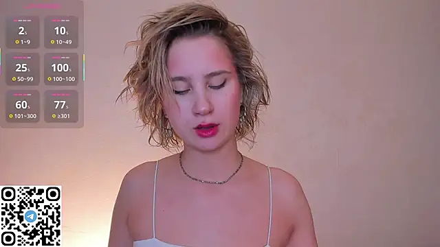 Snapshot of odelynbrower chatting on 10/21/25, 12:21 odelynbrower online show from 10/21/25, 12:21