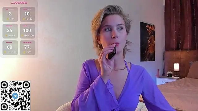 Snapshot of odelynbrower chatting on 10/06/25, 12:12 odelynbrower online show from 10/06/25, 12:12