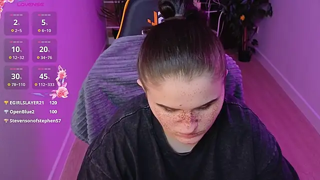 Snapshot of Dark_Shine chatting on 02/22/26, 04:04 Dark Shine online show from 02/22/26, 04:04