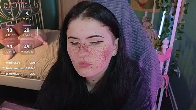 Snapshot of Dark_Shine chatting on 01/12/26, 08:32 Dark Shine online show from 01/12/26, 08:32