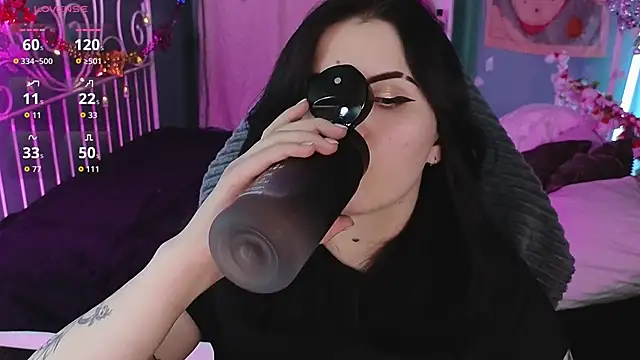 Snapshot of Dark_Shine chatting on 12/22/25, 08:53 Dark Shine online show from 12/22/25, 08:53