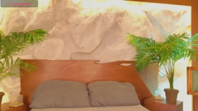 alisonn moon online show from 04/12/26, 05:27