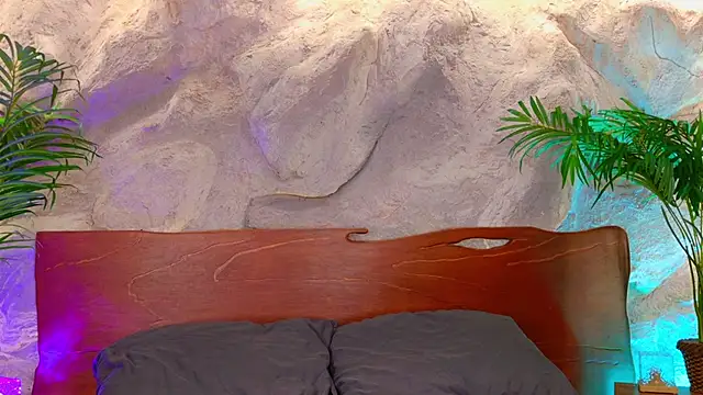 alisonn moon online show from 04/08/26, 10:11