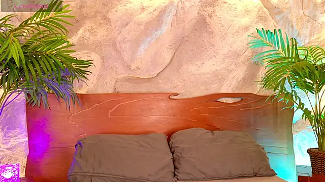 Snapshot of alisonn_moon chatting on 06/18/26, 10:26 alisonn moon online show from 06/18/26, 10:26